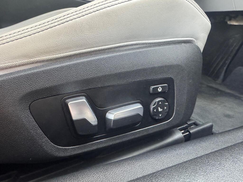 29f60876d7ea41cfad123b3e8d554d82