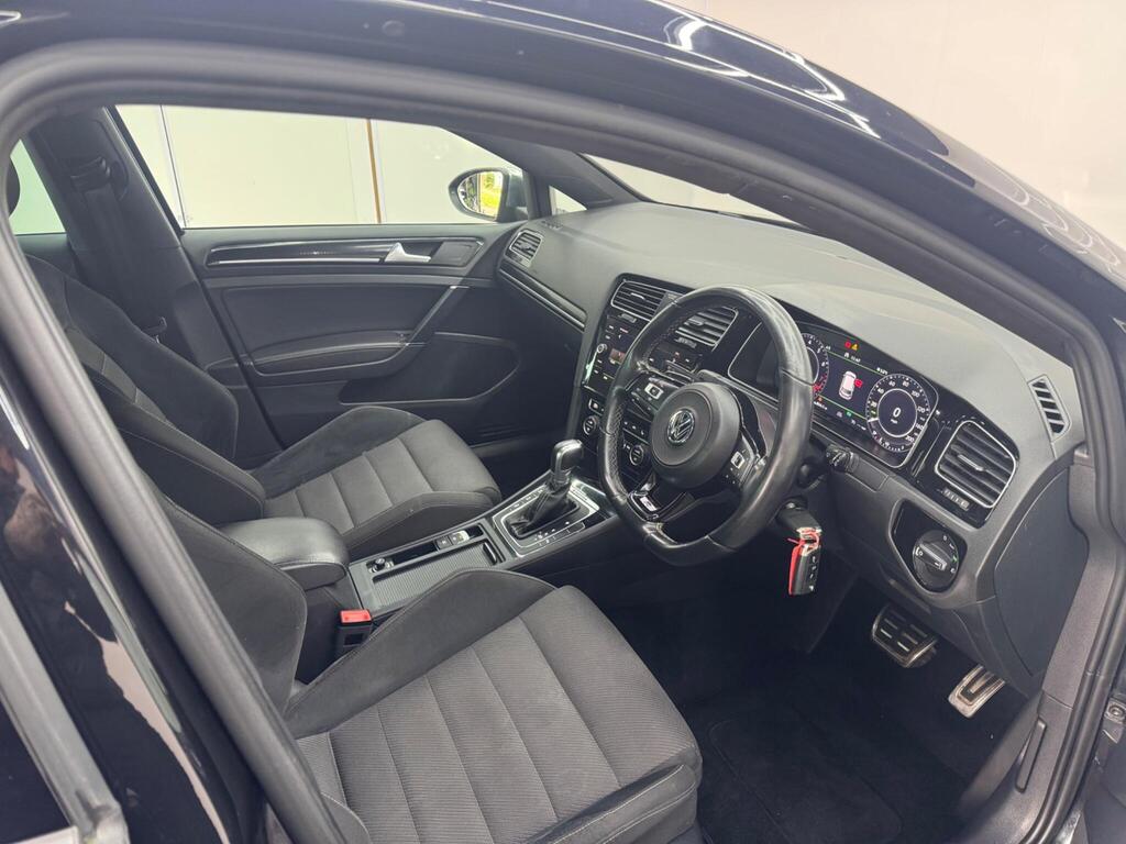 396f1ea132894ab4a9b3ffe183f25bbc